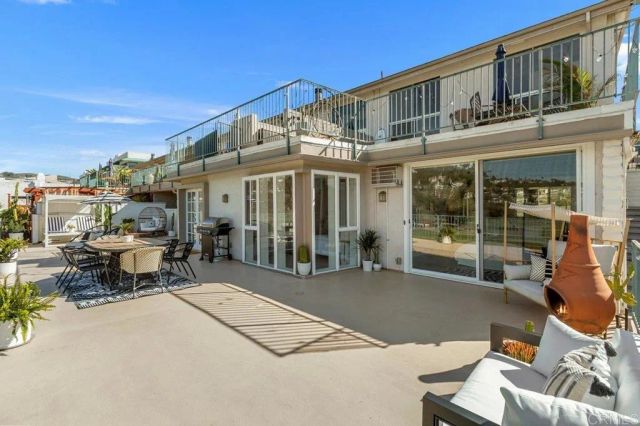 2544 Navarra 12, Carlsbad, CA 92009