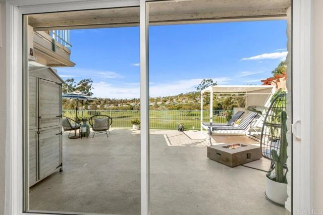 2544 Navarra 12, Carlsbad, CA 92009