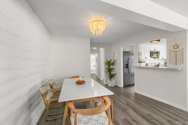 2544 Navarra 12, Carlsbad, CA 92009