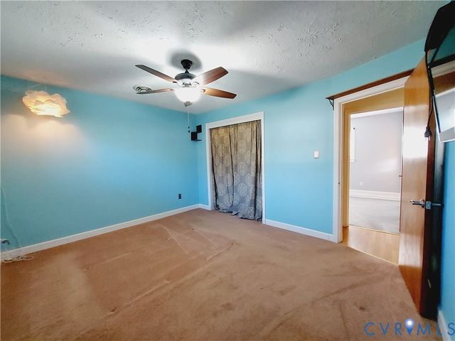 210 Stuttaford Dr, Sandston, VA 23150