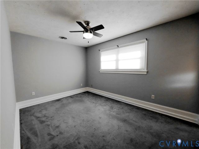 210 Stuttaford Dr, Sandston, VA 23150