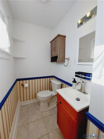 210 Stuttaford Dr, Sandston, VA 23150