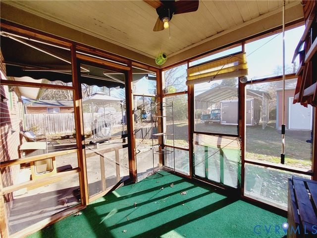 210 Stuttaford Dr, Sandston, VA 23150