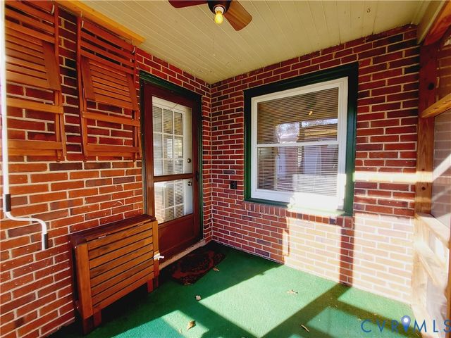 210 Stuttaford Dr, Sandston, VA 23150