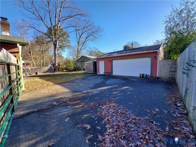 210 Stuttaford Dr, Sandston, VA 23150