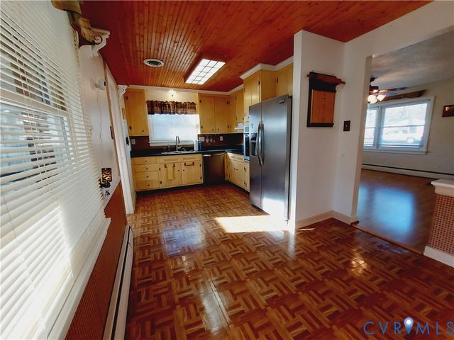 210 Stuttaford Dr, Sandston, VA 23150