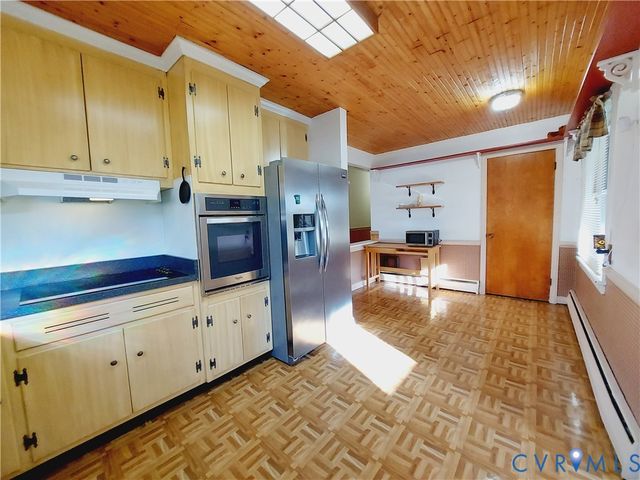 210 Stuttaford Dr, Sandston, VA 23150