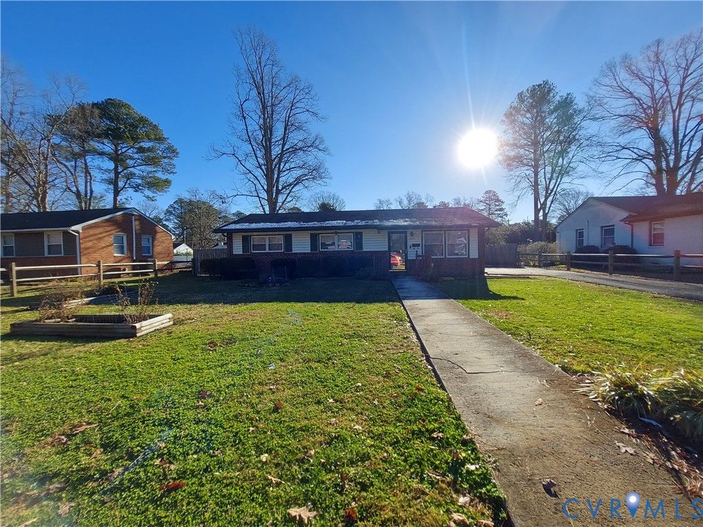 210 Stuttaford Dr, Sandston, VA 23150