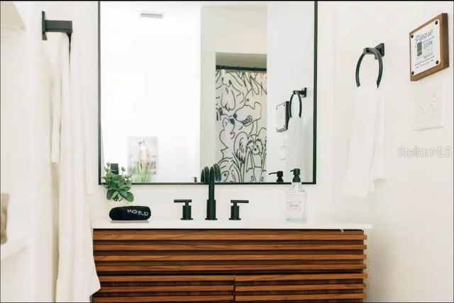 2705 N OAKDALE AVENUE, Tampa, FL 33602