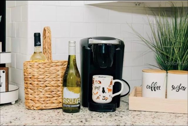 2705 N OAKDALE AVENUE, Tampa, FL 33602