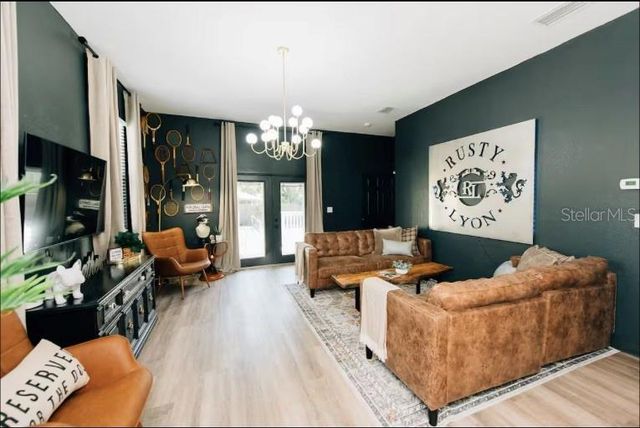 2705 N OAKDALE AVENUE, Tampa, FL 33602