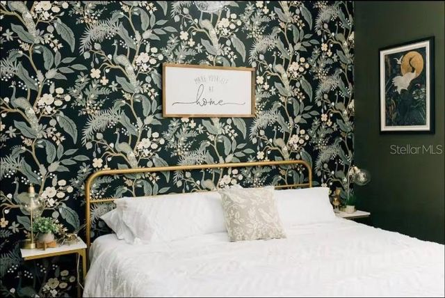 2705 N OAKDALE AVENUE, Tampa, FL 33602