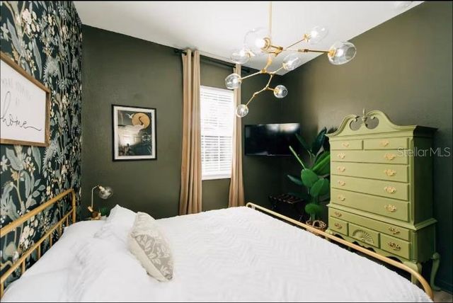 2705 N OAKDALE AVENUE, Tampa, FL 33602