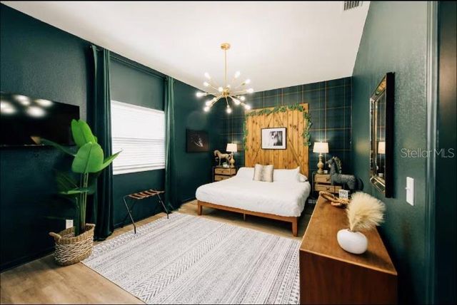 2705 N OAKDALE AVENUE, Tampa, FL 33602