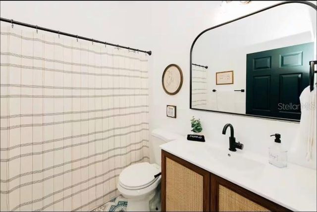 2705 N OAKDALE AVENUE, Tampa, FL 33602