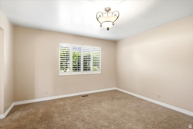 330 PIN OAK LN, Kaysville, UT 84037