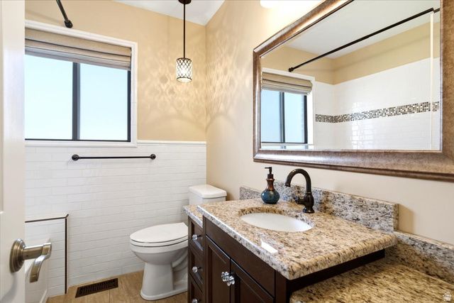 330 PIN OAK LN, Kaysville, UT 84037