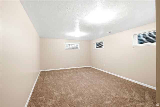 330 PIN OAK LN, Kaysville, UT 84037