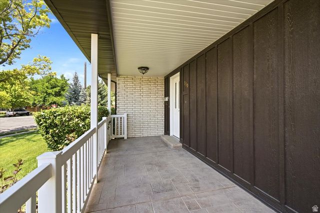 330 PIN OAK LN, Kaysville, UT 84037