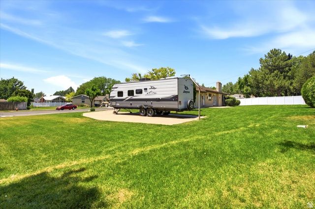 330 PIN OAK LN, Kaysville, UT 84037