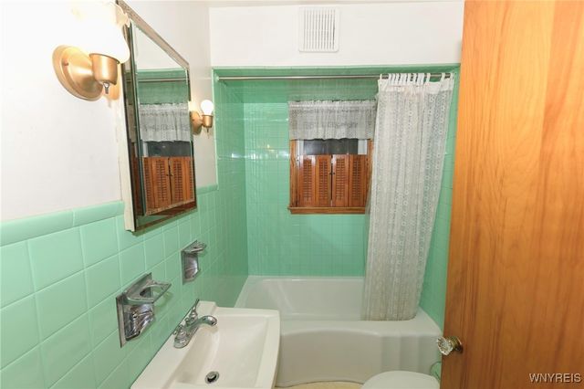 3007 Krueger Road, Wheatfield, NY 14120