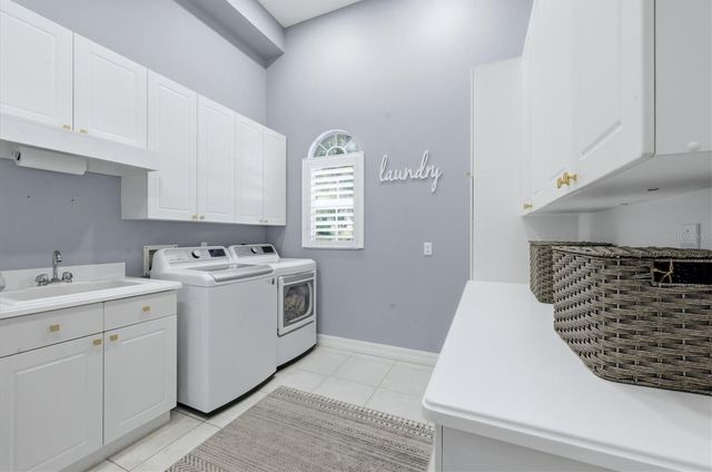 19 N CAYMAN ISLES BOULEVARD, Englewood, FL 34223