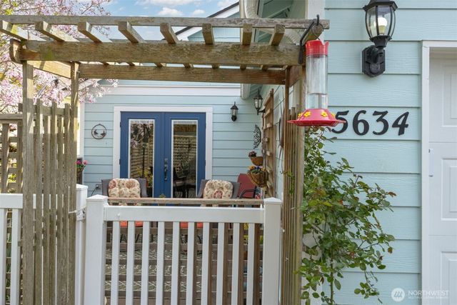 5634 Applewood Drive, Ferndale, WA 98248