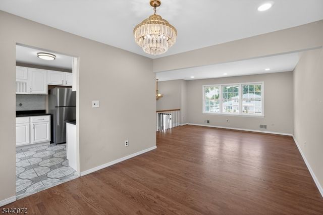 21 Ash Rd, Edison Twp., NJ 08817