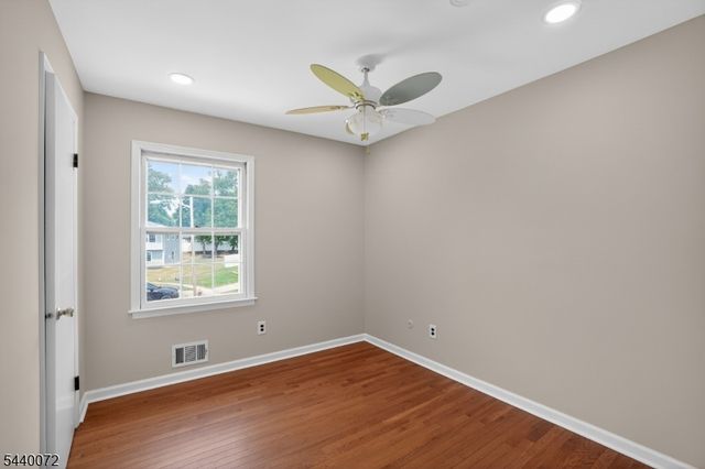 21 Ash Rd, Edison Twp., NJ 08817