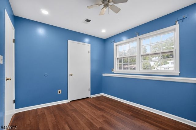 21 Ash Rd, Edison Twp., NJ 08817