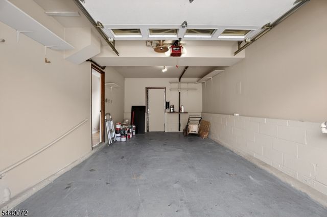 21 Ash Rd, Edison Twp., NJ 08817