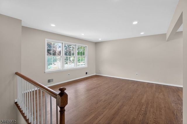 21 Ash Rd, Edison Twp., NJ 08817