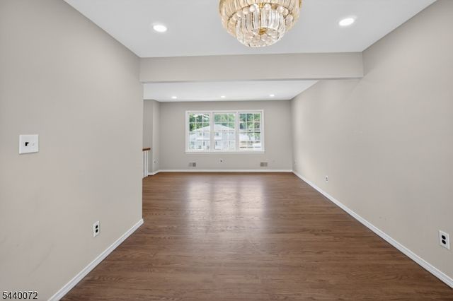 21 Ash Rd, Edison Twp., NJ 08817