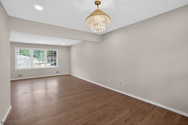 21 Ash Rd, Edison Twp., NJ 08817