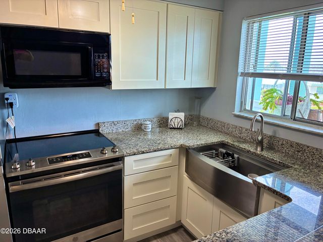 3009 N Halifax Ave Apt A22, Daytona Beach, FL 32118