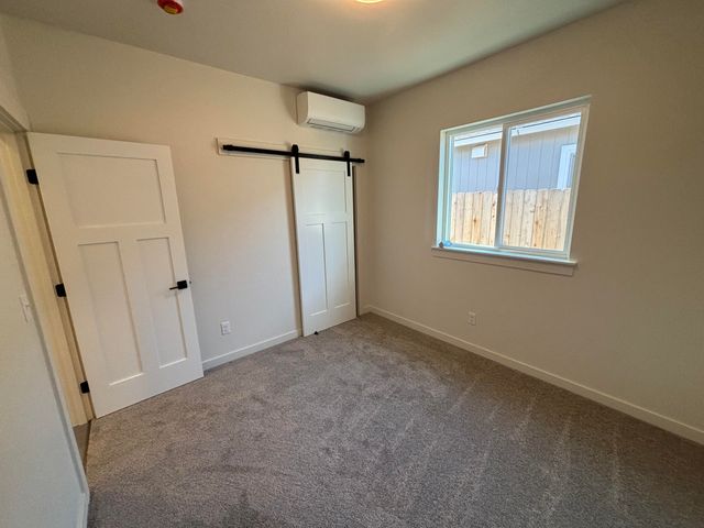 740 Dahl Place 15, Medford, OR 97501