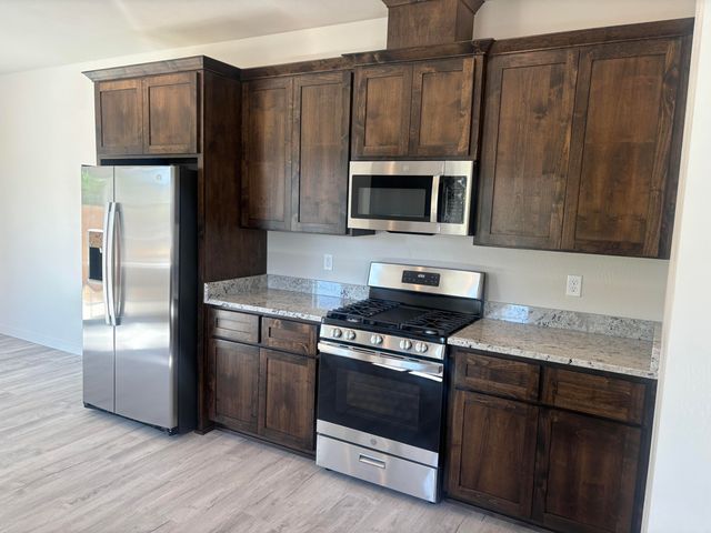 740 Dahl Place 15, Medford, OR 97501