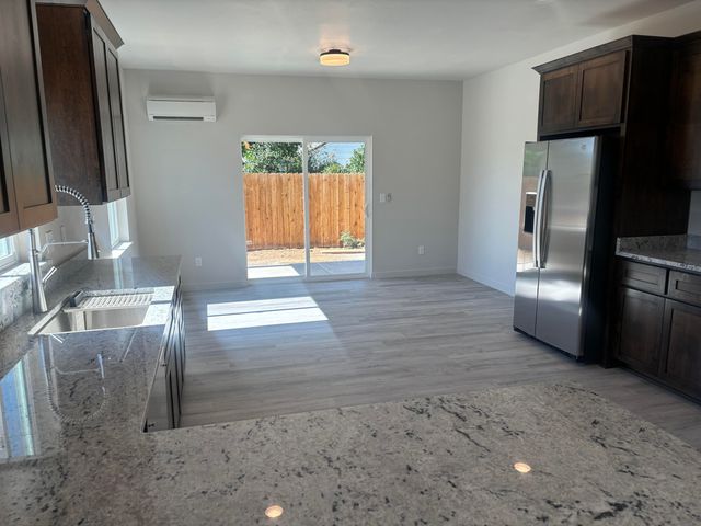 740 Dahl Place 15, Medford, OR 97501