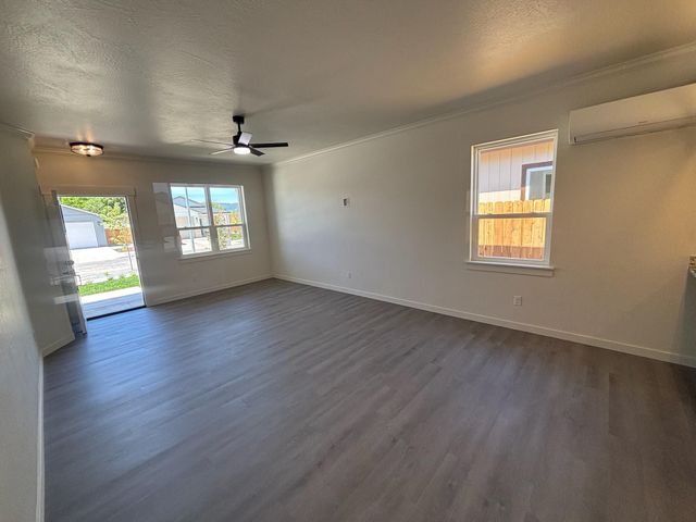 740 Dahl Place 15, Medford, OR 97501