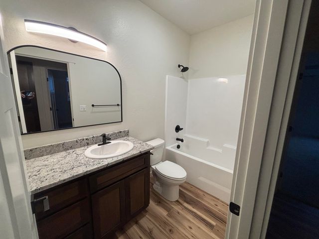 740 Dahl Place 15, Medford, OR 97501