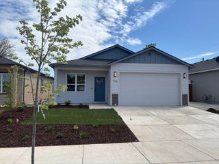 740 Dahl Place 15, Medford, OR 97501