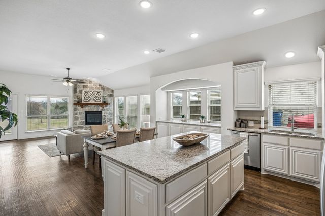 11551 Tanager Lane, Cross Roads, TX 76227