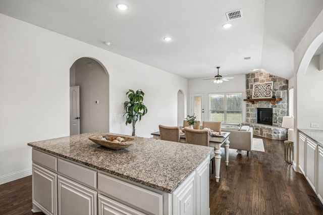 11551 Tanager Lane, Cross Roads, TX 76227