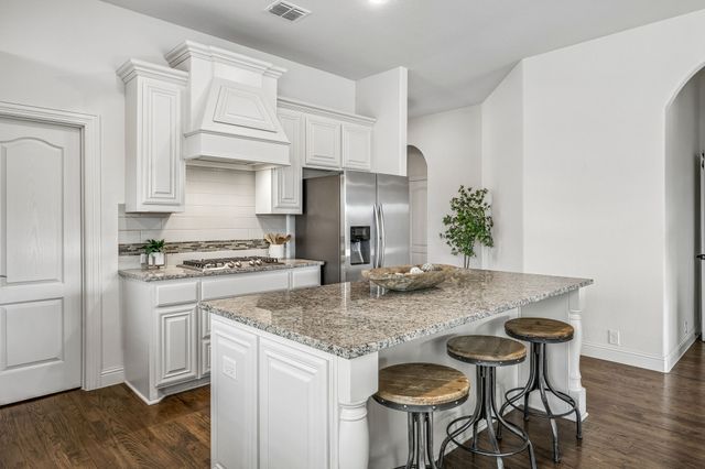 11551 Tanager Lane, Cross Roads, TX 76227