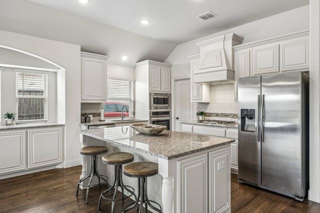 11551 Tanager Lane, Cross Roads, TX 76227