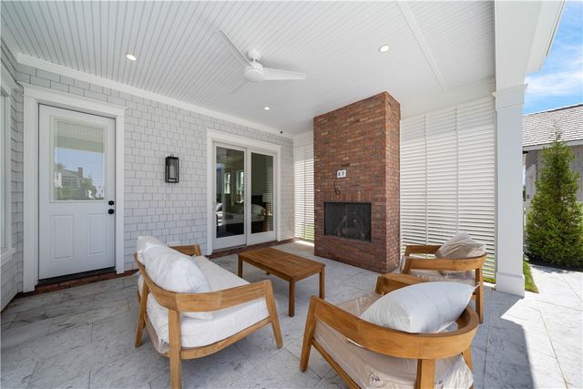 811 Ocean Road, Narragansett, RI 02882