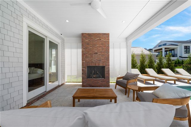 811 Ocean Road, Narragansett, RI 02882