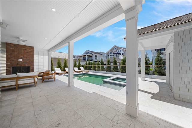 811 Ocean Road, Narragansett, RI 02882