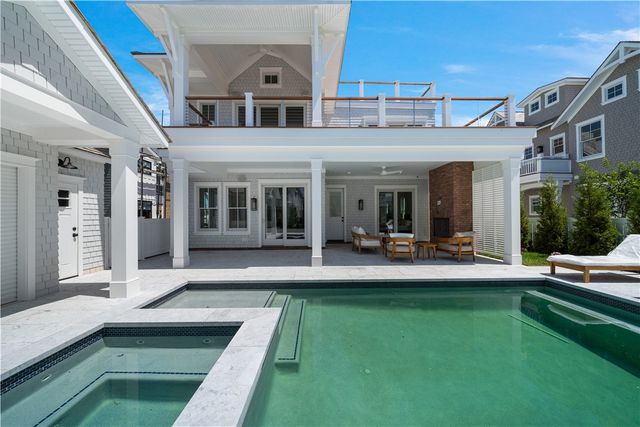 811 Ocean Road, Narragansett, RI 02882