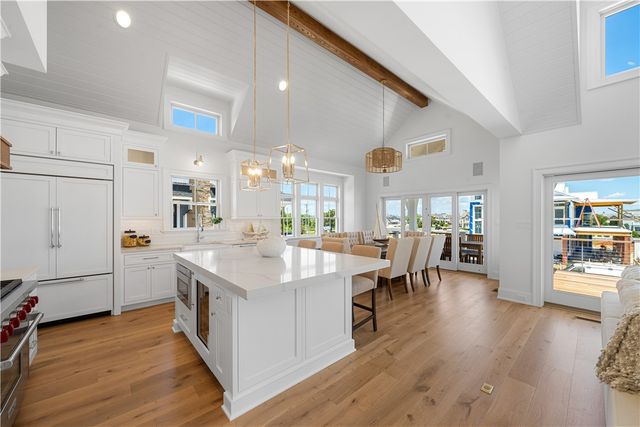 811 Ocean Road, Narragansett, RI 02882